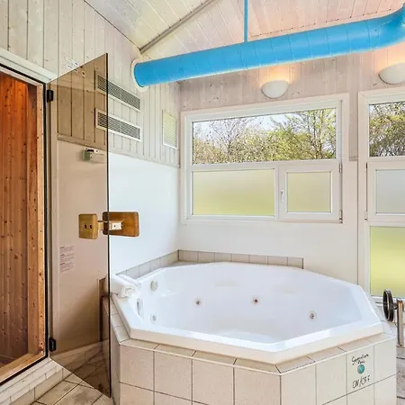 Poolhaus 1 In * Gross Mohrdorf